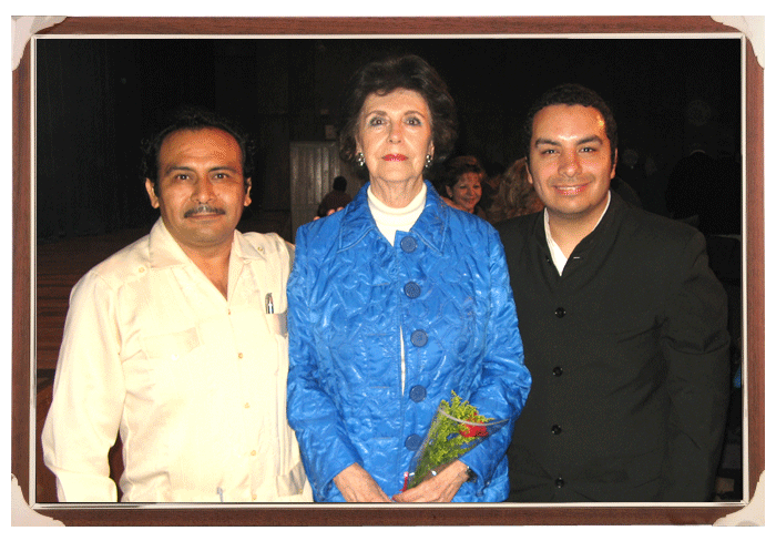 Felipe García y Zarco Gómez con doña Carmen Sánchez, sobrina de Guty Cárdenas.