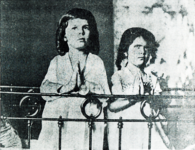 Guty con su hermana Carmen Cárdenas.