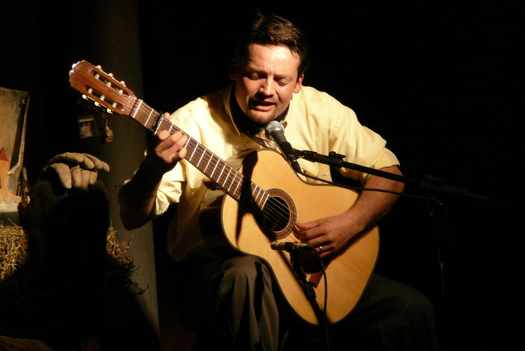 Gabriel Mallada: Cantautor Uruguayo.